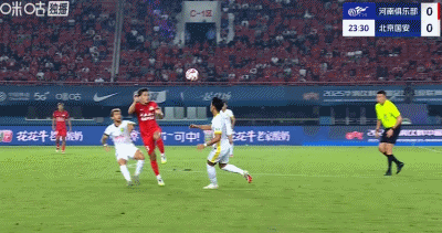 半场：河南1-0国安，钟义浩百场破门，曹永竞射中横梁