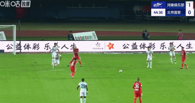 半场：河南1-0国安，钟义浩百场破门，曹永竞射中横梁