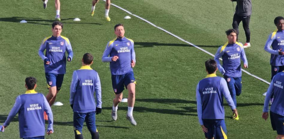 球探体育-世体：朗格莱伤愈归队完成今日合练，马竞一线队伤员清零