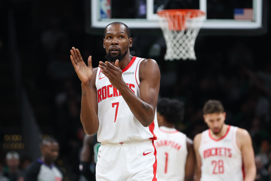 球探比分网首页-绝杀误判！76人逆转火箭 裁判抢戏，杜兰特8失误，恩比德32+15+10