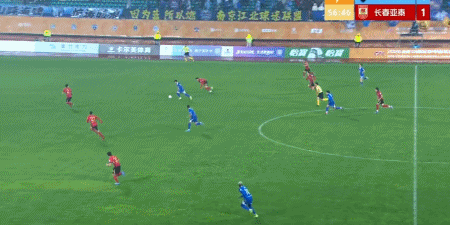 球探体育-南京城市2-1逆转长春亚泰,泽-维托尔破门、余梦辉建功